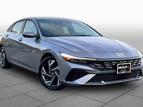 Used 2024 Hyundai Elantra Limited FWD image 3