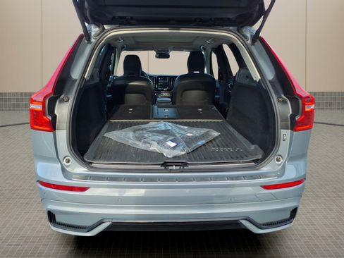 Used 2023 Volvo XC60 B5 Plus w/ Climate Package image 8