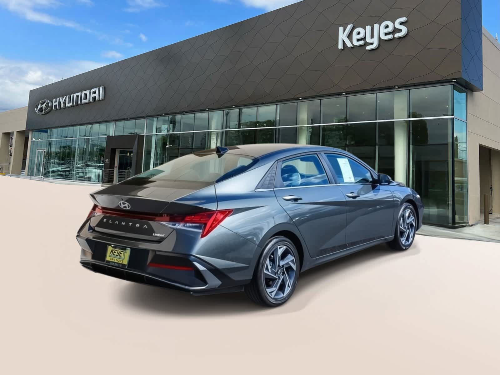 Certified 2026 Hyundai Elantra Limited FWD image 4