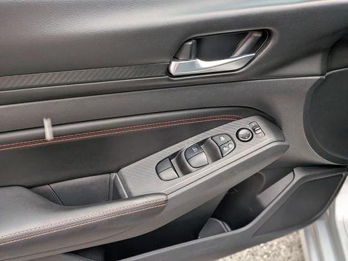 Used 2022 Nissan Altima 2.5 SR image 15