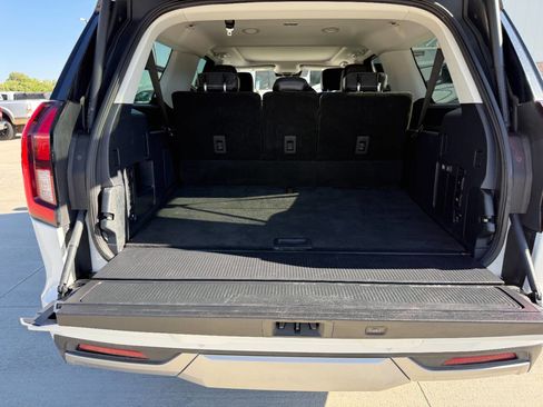 Used 2025 Ford Expedition Max Platinum AWD/4WD image 31