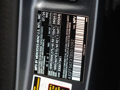 Used 2026 Mercedes-Benz GLS 450 4MATIC image 33