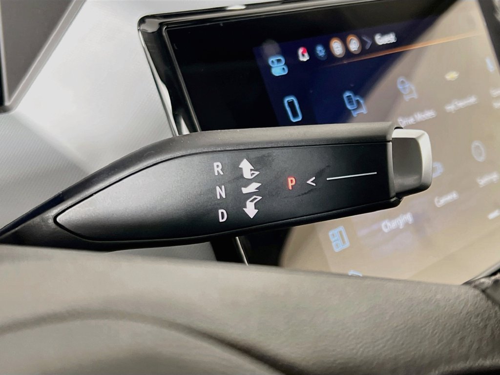 New 2027 Chevrolet Bolt LT w/ Super Cruise Package FWD image 17