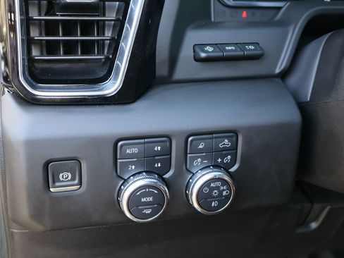 Certified 2025 GMC Sierra 2500 Denali Ultimate image 13