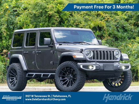 Used 2025 Jeep Wrangler Unlimited Sahara AWD/4WD image 1