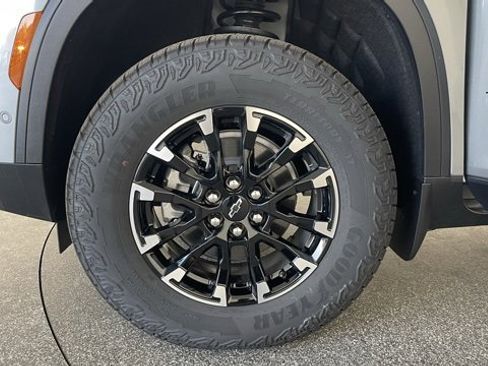 Used 2025 Chevrolet Traverse Z71 w/ Enhanced Driving Package image 52