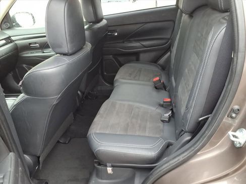 Used 2019 Mitsubishi Outlander FWD image 12