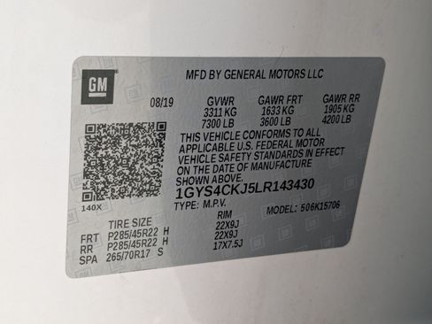 Certified 2020 Cadillac Escalade Premium Luxury AWD/4WD image 35