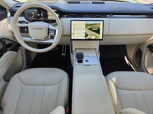 Certified 2024 Land Rover Range Rover Autobiography AWD/4WD image 4