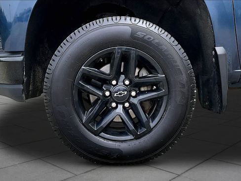 Used 2021 Chevrolet Silverado 1500 Custom Trail Boss AWD/4WD image 11