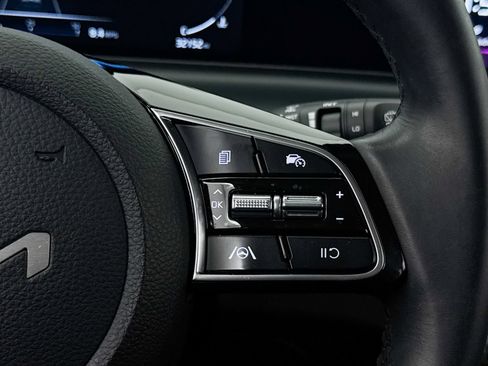 Certified 2024 Kia Seltos EX FWD image 35