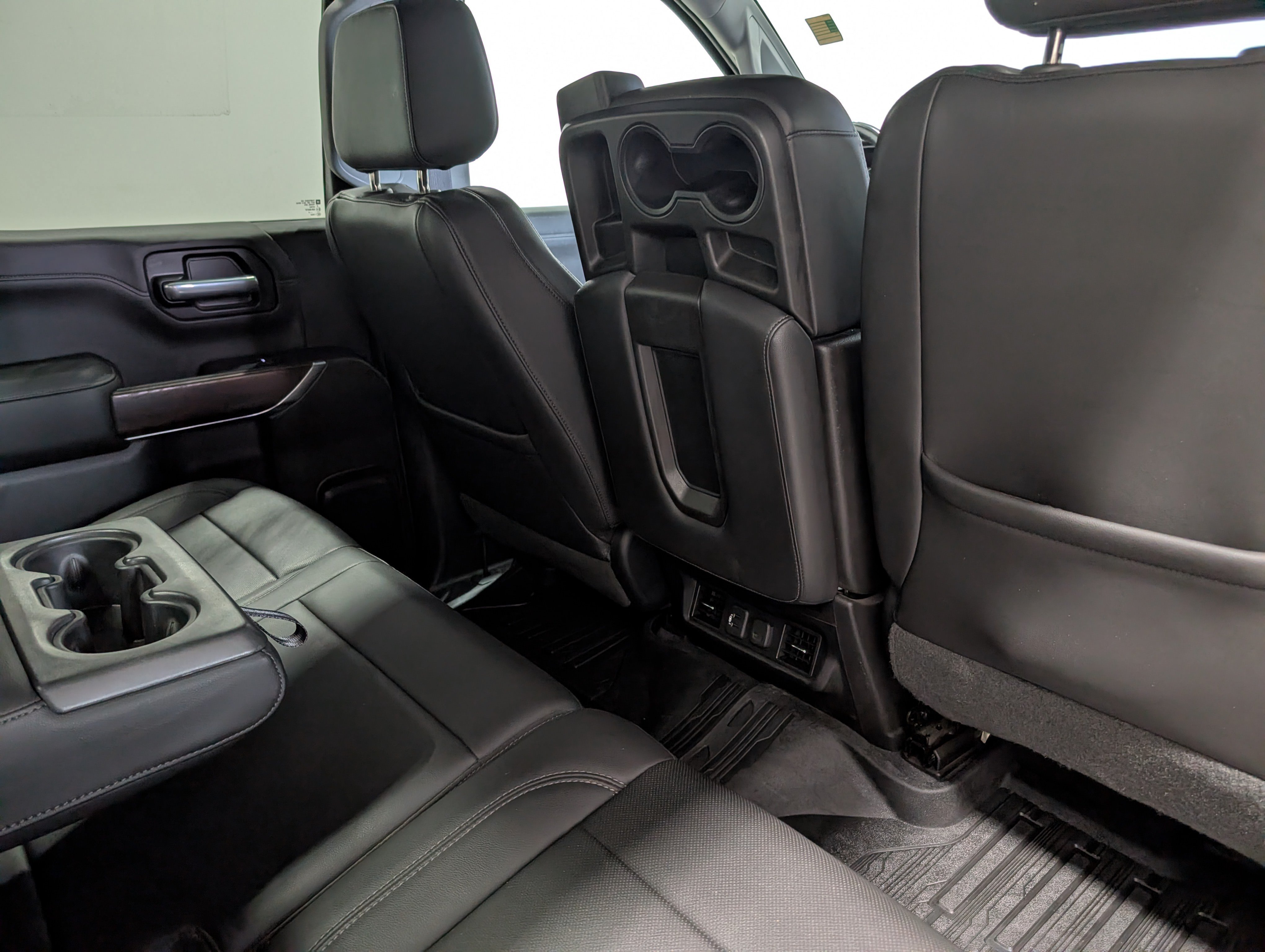 Used 2019 GMC Sierra 1500 SLT w/ X31 Off-Road Package AWD/4WD image 18