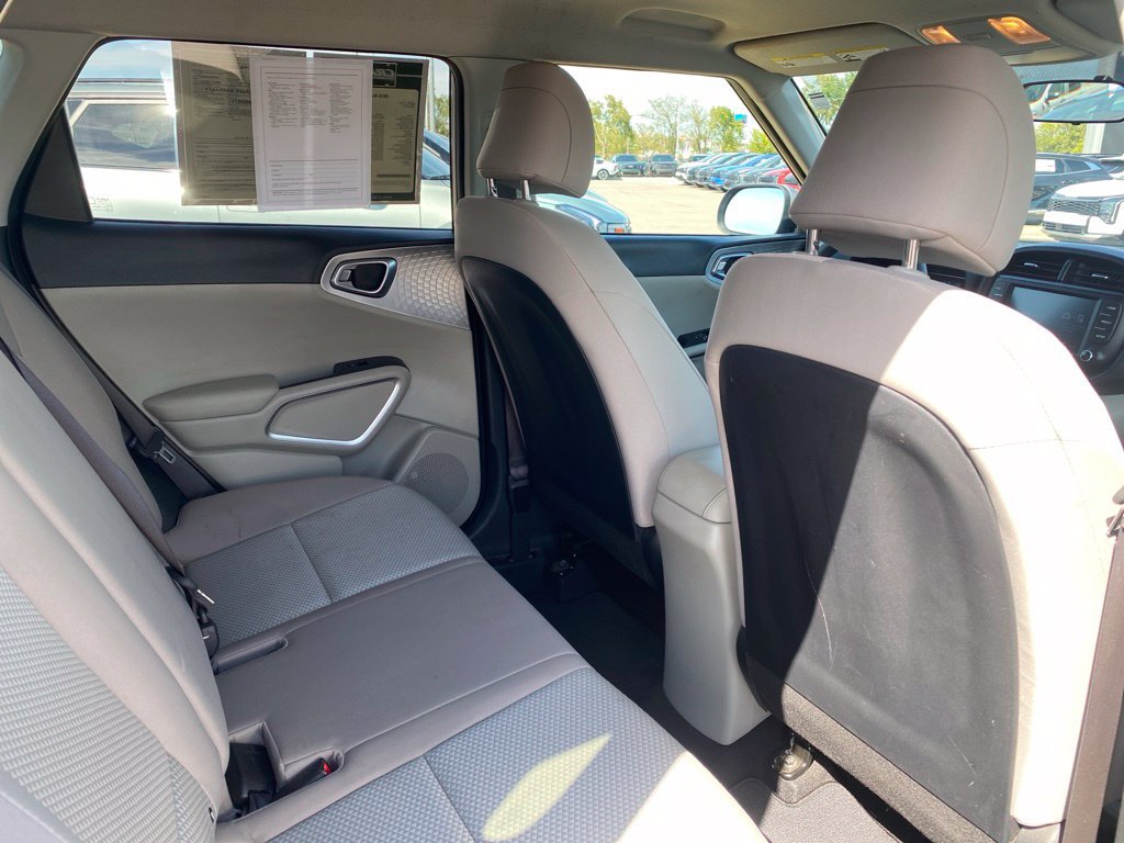 Used 2022 Kia Soul LX FWD image 23