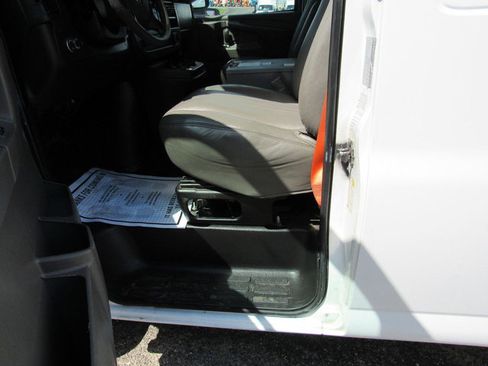 Used 2015 Chevrolet Express 2500 RWD image 28
