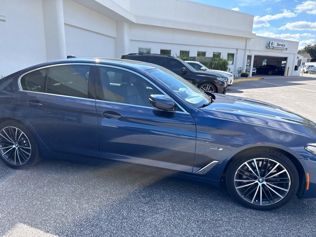 Used 2023 BMW 530e w/ Executive Package RWD image 6