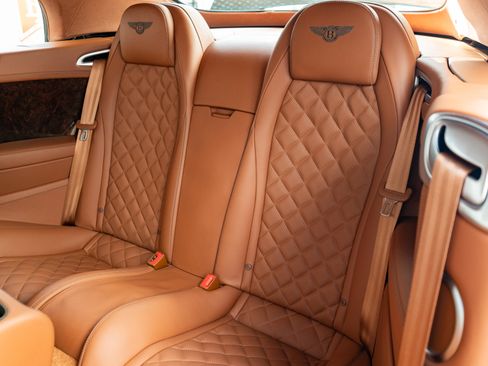 Used 2018 Bentley Continental GT AWD/4WD image 31