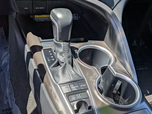 Used 2021 Toyota Camry XLE FWD image 21