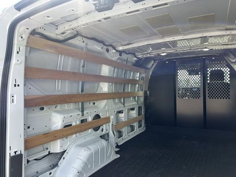 Used 2025 Ford Transit 250 Low Roof w/ Exterior Upgrade Package RWD image 18