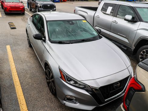 Used 2021 Nissan Altima 2.5 SR FWD image 5
