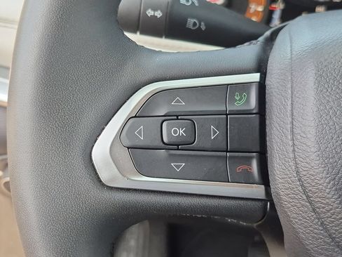 Used 2025 Jeep Compass Limited AWD/4WD image 21
