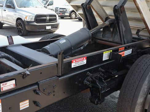 Used 2023 Ford F650 2WD Regular Cab Super Duty image 9