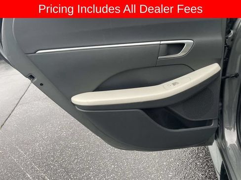 Used 2023 Hyundai Sonata SEL w/ Convenience Package FWD image 15