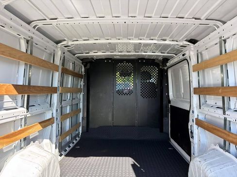 Used 2025 RAM ProMaster 2500 w/ U-Haul Equipment Group FWD image 14