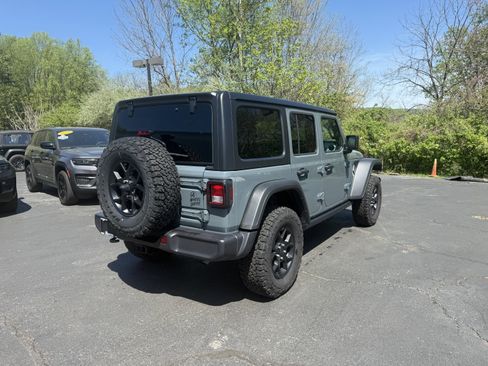 Used 2025 Jeep Wrangler Willys image 6