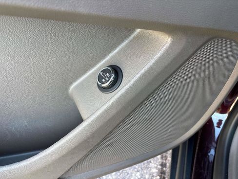 Used 2019 Chevrolet Traverse LT image 27