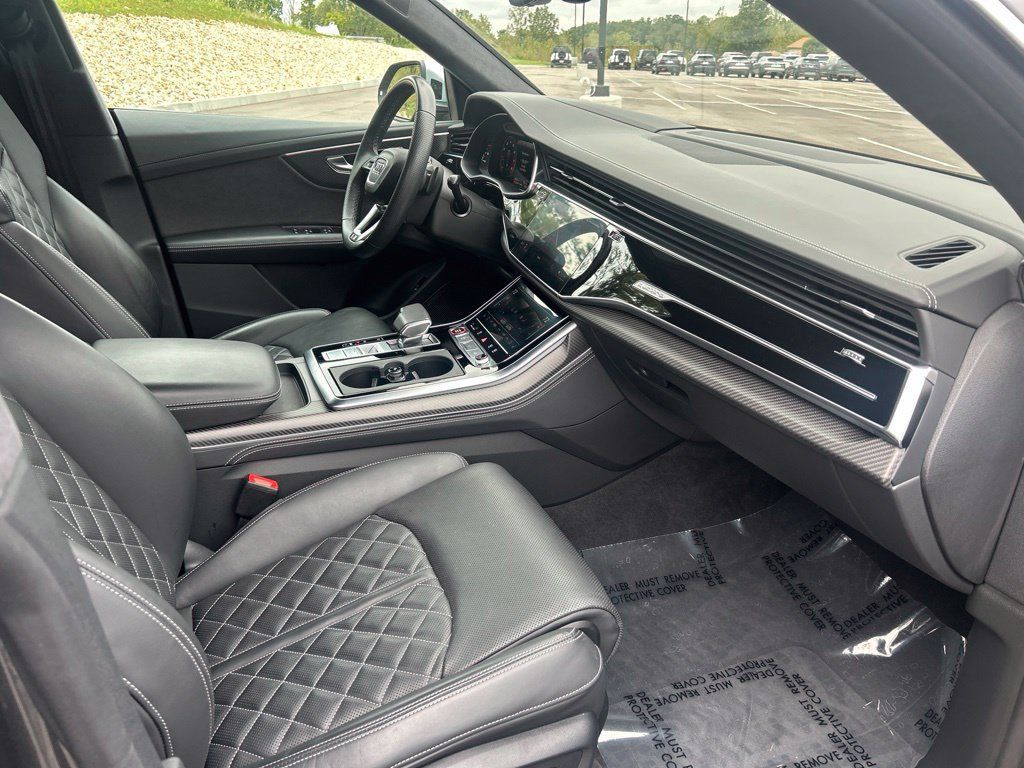 Certified 2024 Audi SQ8 Prestige AWD/4WD image 5
