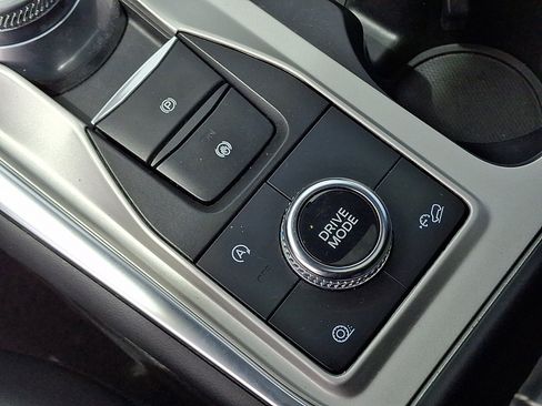 Used 2023 Ford Explorer XLT w/ Equipment Group 202A AWD/4WD image 26