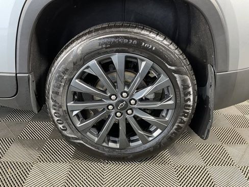 Used 2023 Chevrolet Traverse RS image 11
