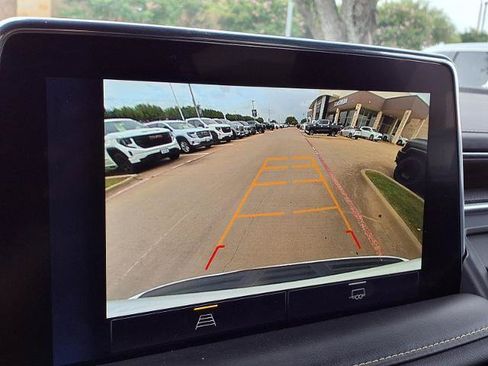 Used 2023 Chevrolet Suburban Premier AWD/4WD image 5