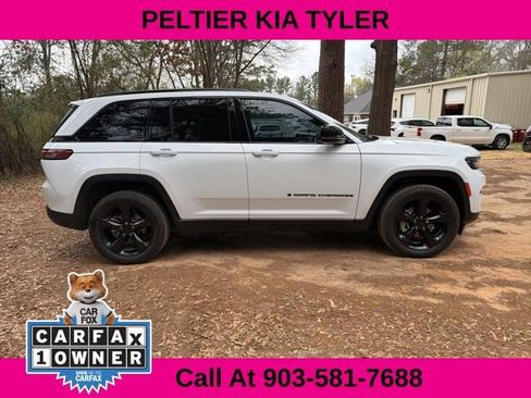 Used 2023 Jeep Grand Cherokee Limited w/ Black Appearance Package image 15