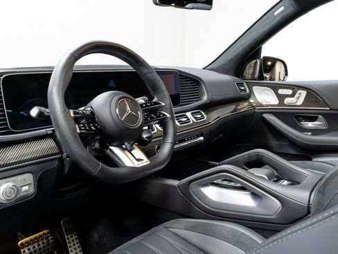 Used 2024 Mercedes-Benz GLS 63 AMG 4MATIC image 7