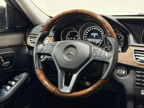 Used 2014 Mercedes-Benz E 350 4MATIC Sedan image 20