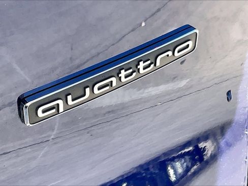 Certified 2025 Audi Q5 Premium w/ Convenience Package image 9