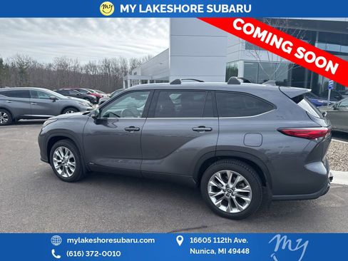 Used 2023 Toyota Highlander Limited image 9