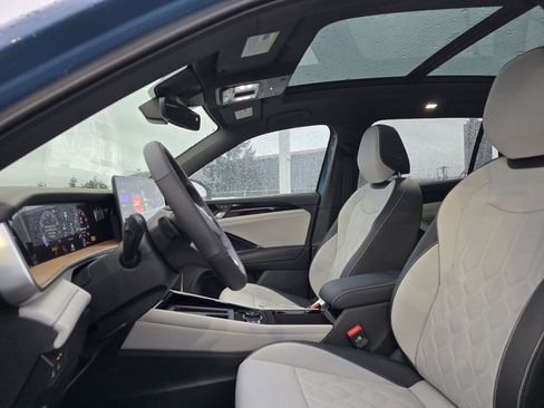 New 2026 Volkswagen Tiguan SEL R-Line image 19