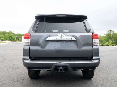Used 2011 Toyota 4Runner Limited AWD/4WD image 5
