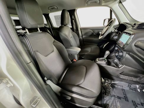 Used 2023 Jeep Renegade Latitude AWD/4WD image 26