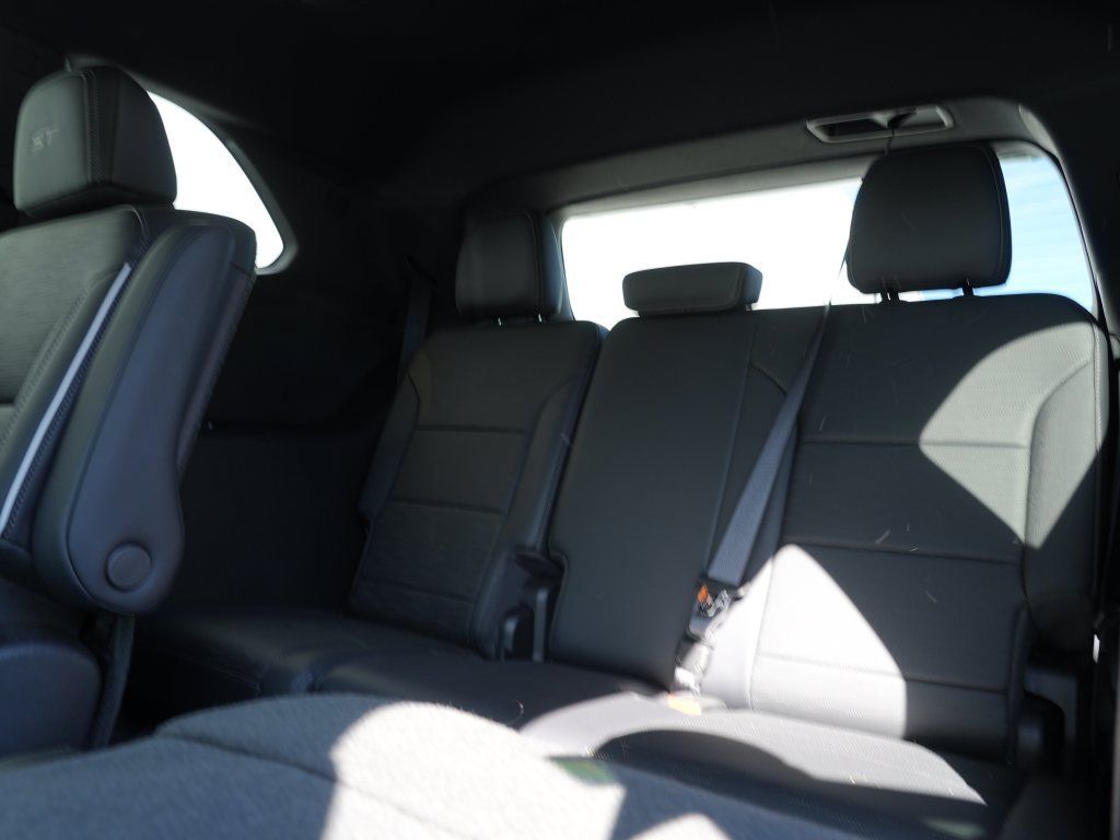 Certified 2026 Buick Enclave Sport Touring AWD/4WD image 27