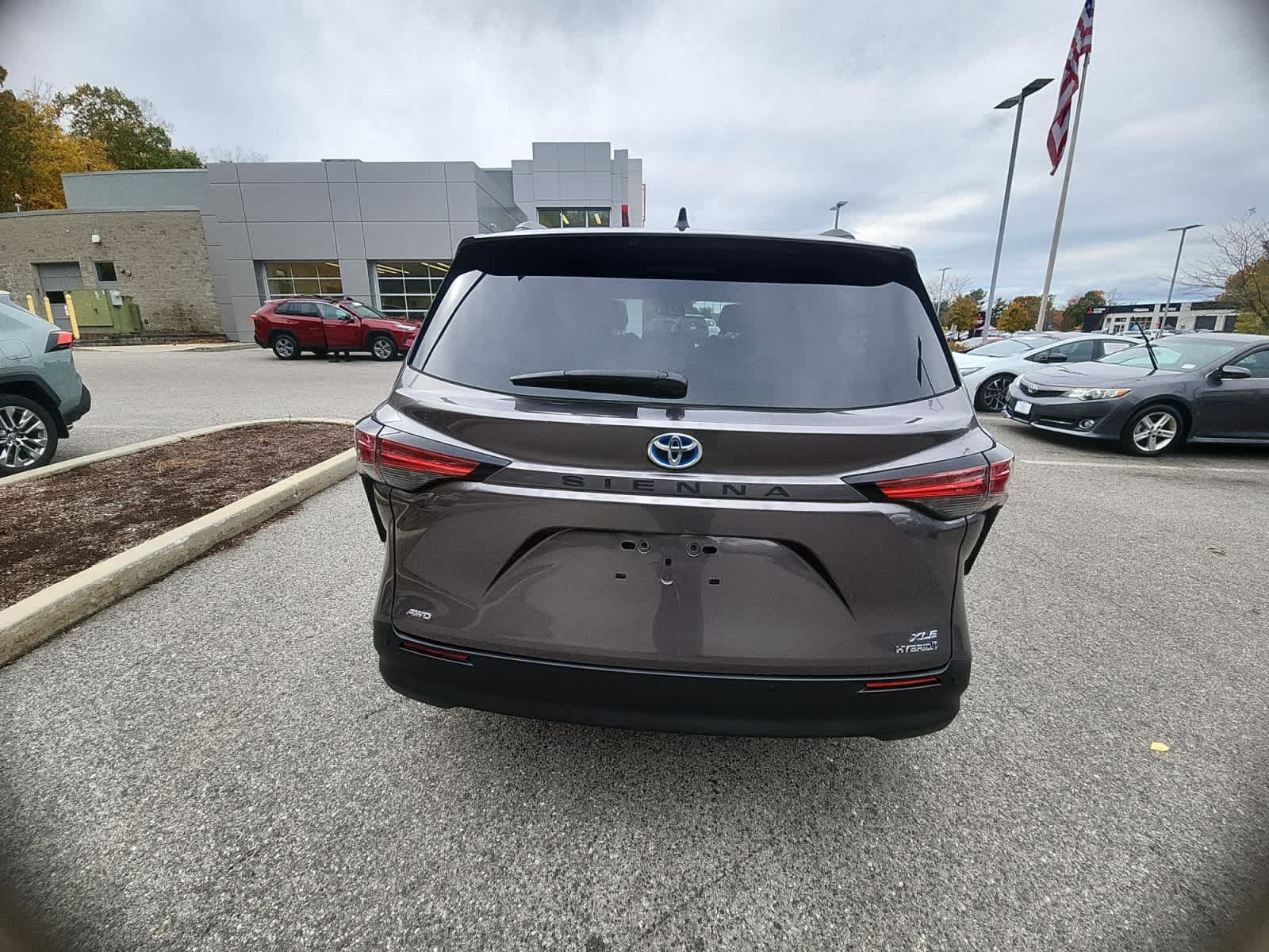 Used 2022 Toyota Sienna XLE AWD/4WD image 21