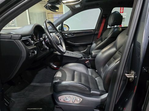 Used 2017 Porsche Macan Turbo image 23