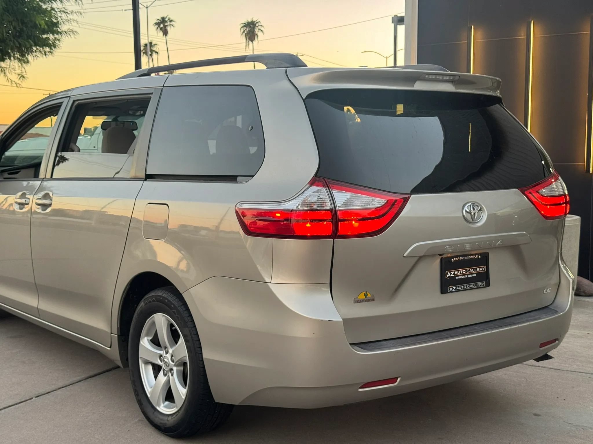Used 2015 Toyota Sienna LE FWD image 30