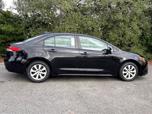 Used 2023 Toyota Corolla LE image 22