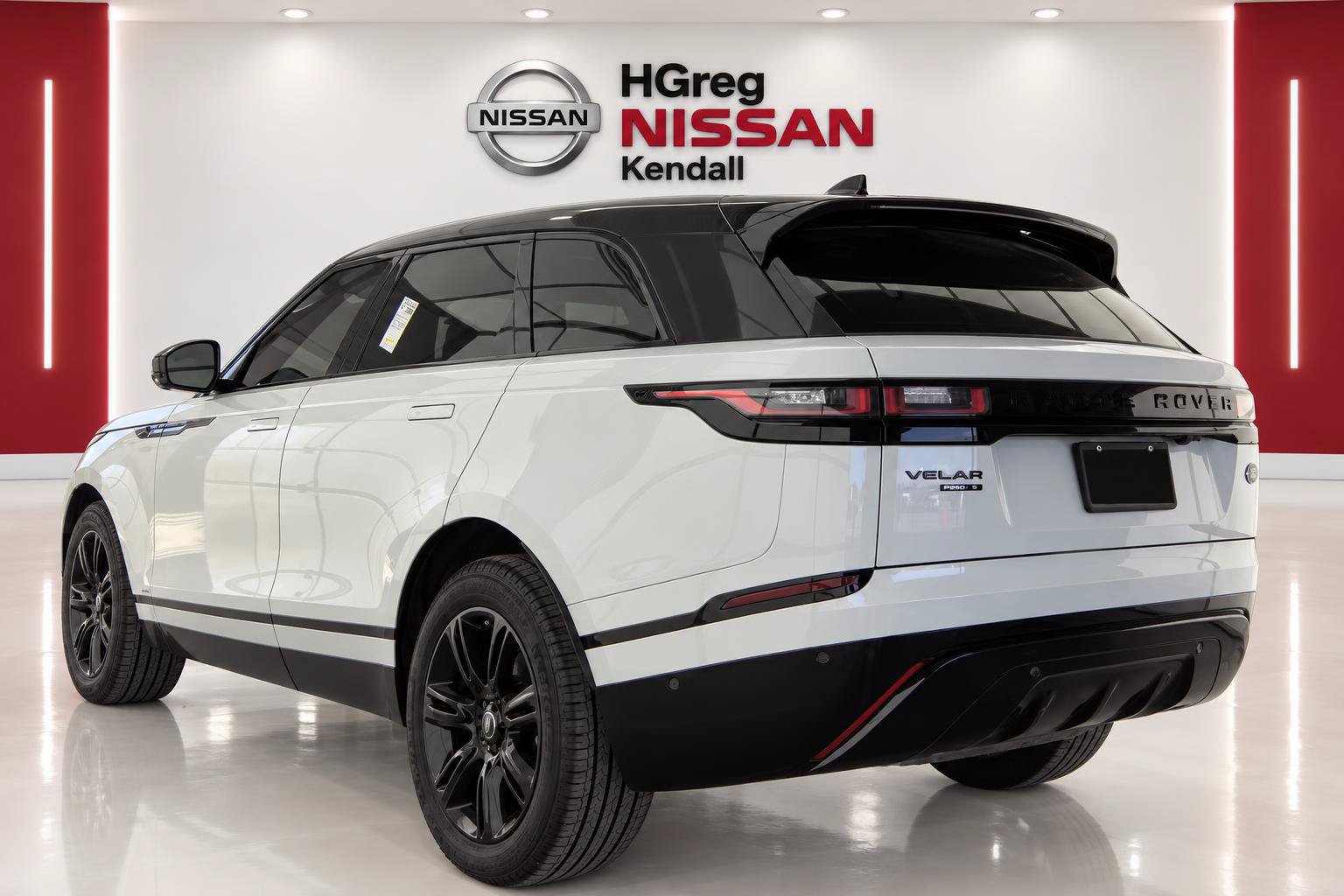 Used 2020 Land Rover Range Rover Velar R-Dynamic S AWD/4WD image 2