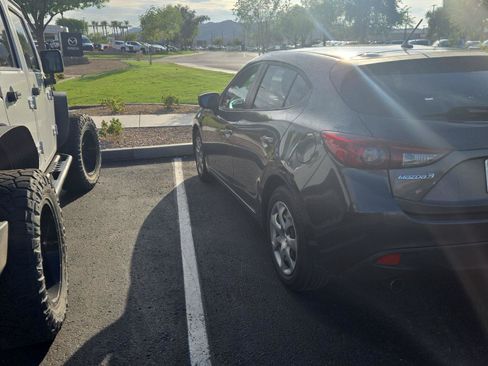 Used 2015 MAZDA MAZDA3 i Sport FWD image 4
