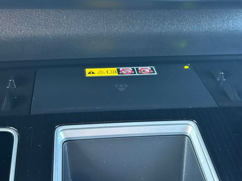 Used 2025 Toyota Sienna XSE FWD image 31