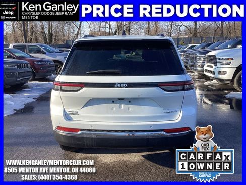 Used 2023 Jeep Grand Cherokee Laredo image 9